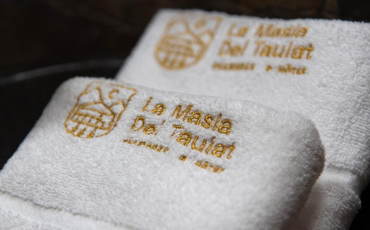 La Masia Del Taulat Chambres D'Hotes Llo Luaran gambar