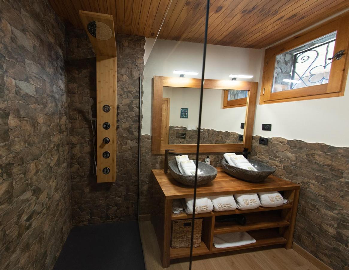 La Masia Del Taulat Chambres D'Hotes Llo Luaran gambar
