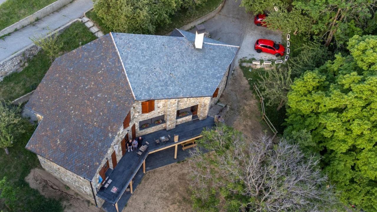 La Masia Del Taulat Chambres D'Hotes Llo Luaran gambar