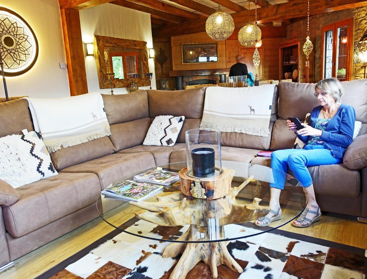 La Masia Del Taulat Chambres D'Hotes Llo Luaran gambar